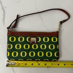 UofO Ducks D&B clutch (approved size)